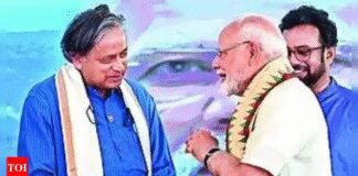 Pinarayi, Tharoor at Adani event will give many sleepless nights, says PM Modi