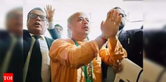 New arrest order against Iskcon priest Chinmoy Krishna Das; Bangladesh court stays bail | India News