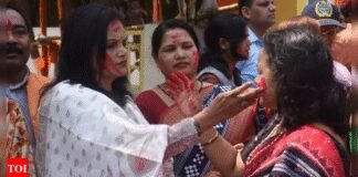 As Bhubaneswar celebrates, sale of sindoor sees sharp rise | India News