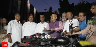 Bihar electoral revision row: Opposition meets EC; dubs the exercise as ‘votebandi’ | India News