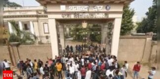 Principals of five colleges under Patna university picked by drawing lots | India News