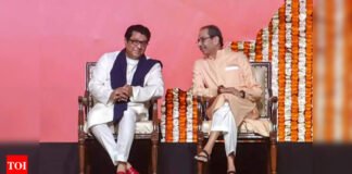 ‘Maha’ reunion: At mega rally, Uddhav & Raj Thackeray vow to ‘stay together’; attack Mahayuti govt over Hindi ‘imposition’ | India News