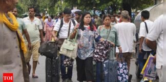 Fifth batch of 7,208 Amarnath pilgrims departs from Jammu | India News