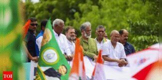 ‘Bihar Bandh’: Rahul Gandhi, Tejashwi Yadav lead Mahagathbandhan protest over EC’s voter roll move; key points | India News