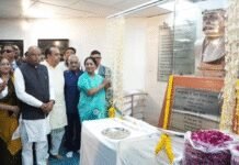 Delhi CM inaugurates statue of RSS founder at east Delhi hospital | India News
