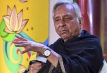 Cong disassociates, but Aiyar says unlike Rahul friends, he is with party | India News
