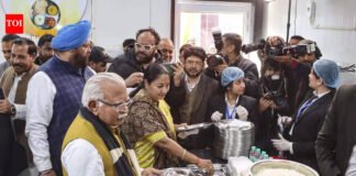 Delhi govt opens 25 Atal Canteens; each to serve 1,000 meals per day | India News