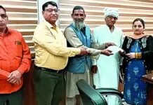 Scrap dealer returns gold junked during cleaning | India News