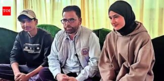 Visually impaired Kashmir youth cracks civil services, daily-wager father recounts years of struggle | India News